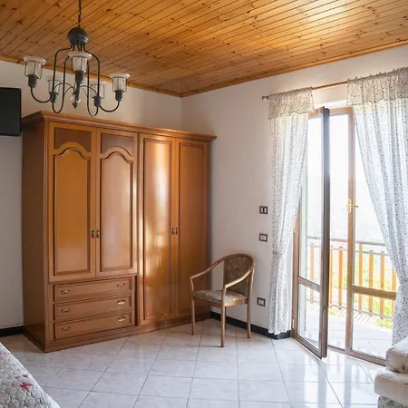 01234 - Agriturismo La Marpea, Esperienza In Mezzo Alla Natura E Al Cibo Tipico Italiano *