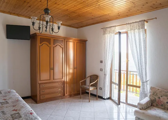 01234 - Agriturismo La Marpea, Esperienza In Mezzo Alla Natura E Al Cibo Tipico Italiano *