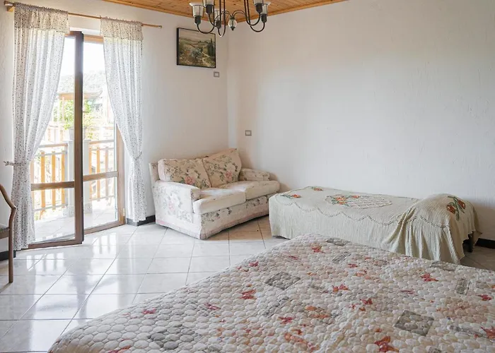 01234 - Agriturismo La Marpea, Esperienza In Mezzo Alla Natura E Al Cibo Tipico Italiano